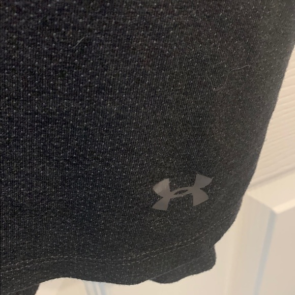 Under Armour Women's Black Tank Top Size M Workouts athletic running - Picture 3 of 6